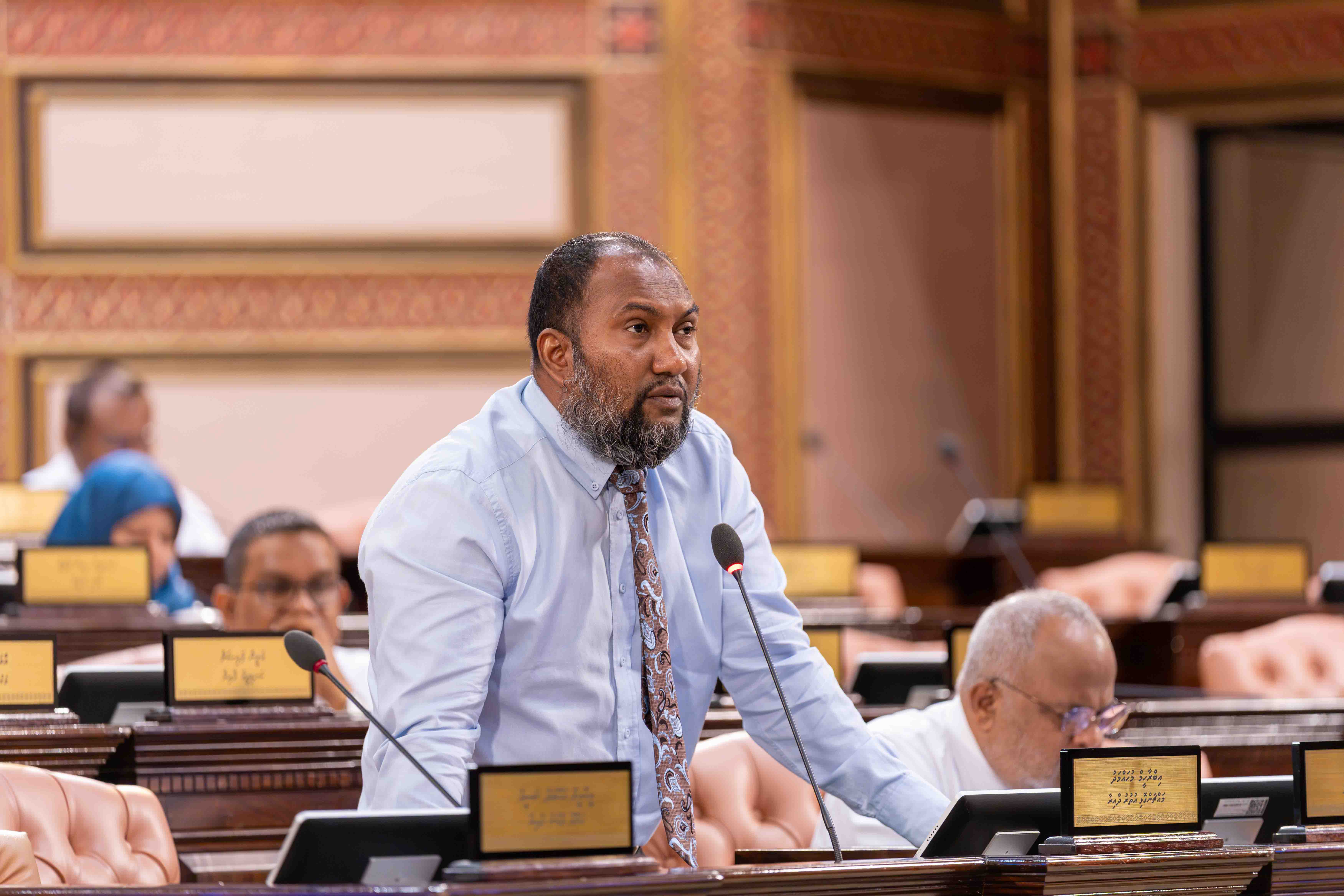 މުވައްޒަފުން ވަކިކުރަންއުޅޭ މައްސަލާގައި އެމްޑީޕީން ހުށަހެޅި ގަރާރަކީ "ބޭގަރާރެއް": މެންބަރު: އިބްރާހިމް މުހައްމަދު (ޖަނާބު)